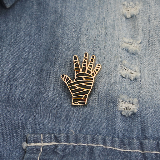 Title 6, Personalized Gesture Palm Oil Drip Brooch Creat...