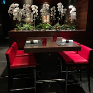 L'ATELIER de Joel Robuchon 侯布雄法式餐廳