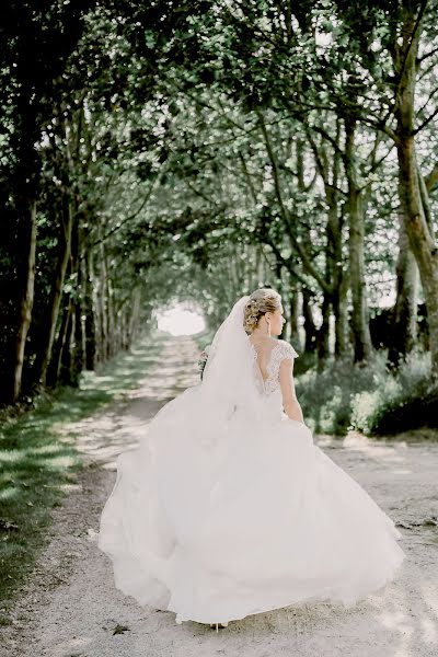 Wedding photographer Camille Boyer (miadanslalune). Photo of 18 July 2020