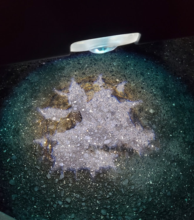 プリウスのzvw30・30プリウス・エアコンコンプレッサー故障・故障多々・ワールドMAP？に関するカスタム事例の投稿画像3枚目