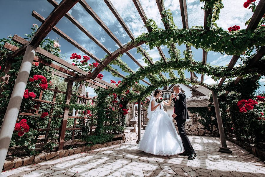 Fotografo di matrimoni Anna Artemeva (artemyeva). Foto del 24 giugno 2019