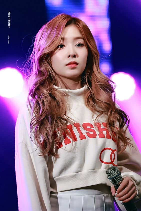 10+ Times Red Velvet's Irene Was A Living Doll With Her Hair Up In ...