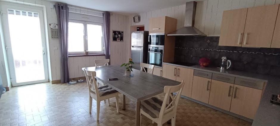 Vente maison 7 pièces 196 m² à Faverney (70160), 149 990 €