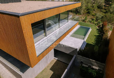 Maison avec piscine et terrasse 18