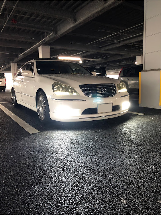 クラウンマジェスタのフォグランプ交換に関するカスタム事例の投稿画像1枚目