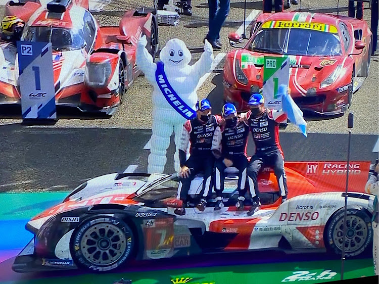 WRX STIの部室・ル・マン24時間耐久レースに関するカスタム事例の投稿画像6枚目
