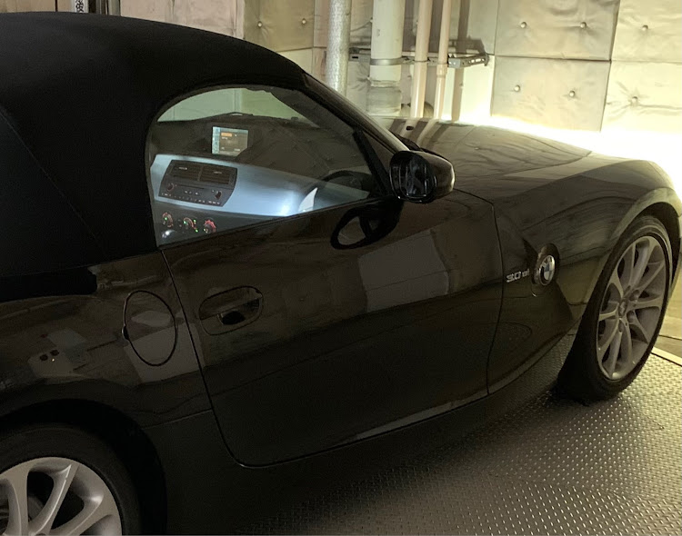 Z4 ロードスターの黒いクルマ・3.0si・コーヒー好き・BMWに関するカスタム事例の投稿画像4枚目