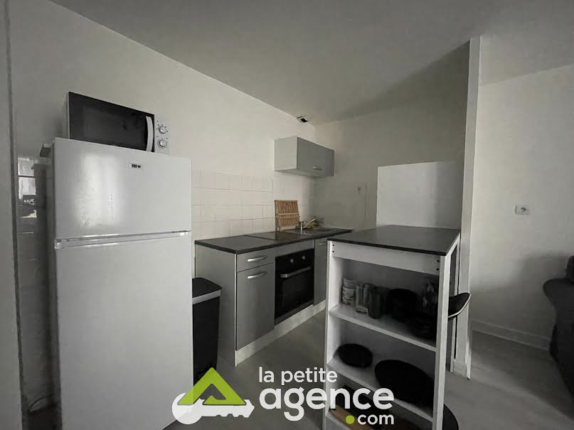 Location meublée appartement 2 pièces 40 m² à Bourges (18000), 540 €