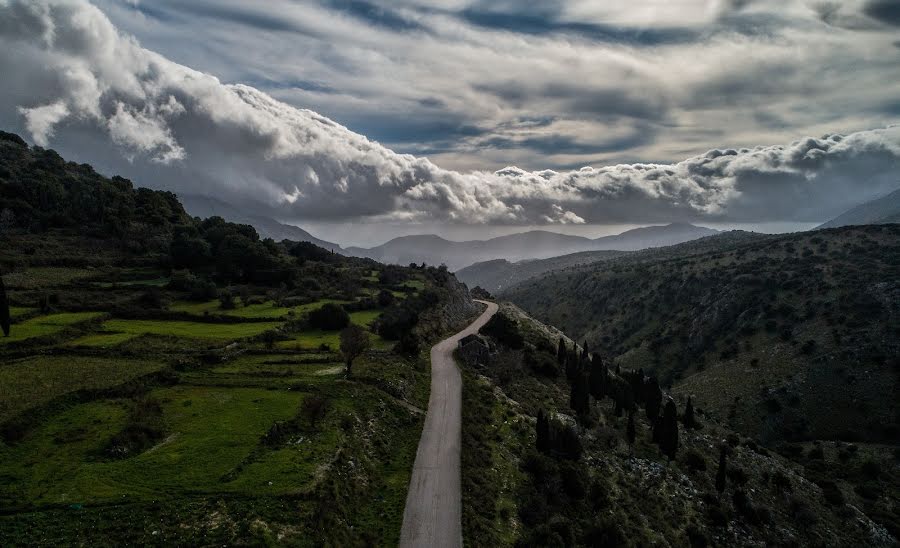 Fotografo di matrimoni Vasilis Loukatos (loukatos). Foto del 22 febbraio 2021