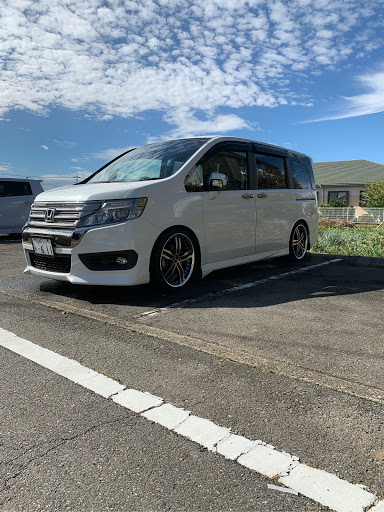 ホンダ ステップワゴンを華麗にカスタム By りとパパ 19 10 念願の車高調入りました 車検通ってなおかつハンドル切れる高さにしときます笑次はキャリパ Cartune