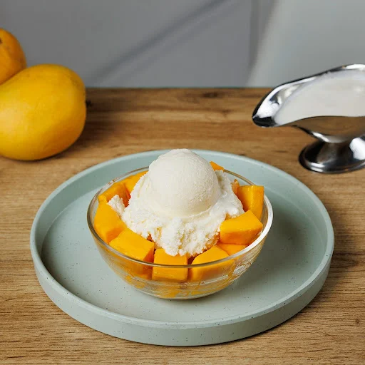 Fresh Mango With Icecream