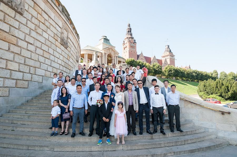 結婚式の写真家Rafał Nartowski (martynairafal)。2019 4月11日の写真