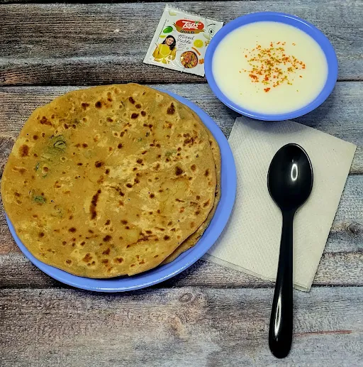 Aloo Pyaz Prontha With Curd