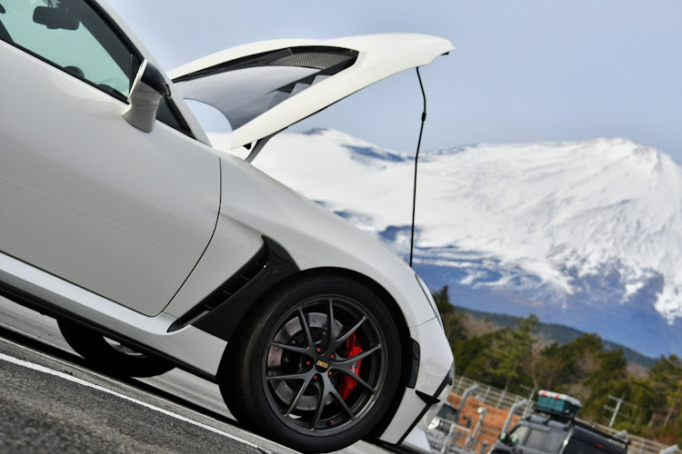 GR86のVARIS・TRDに関するカスタム事例の投稿画像2枚目