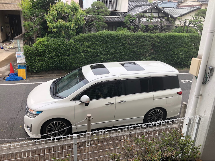 エルグランドのハイマウント交換・K&Nエアフィルター・アルミフットレスト・クルマいじりに関するカスタム事例の投稿画像2枚目