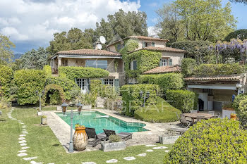 villa à Saint paul de Vence (06)