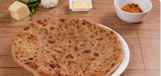 2 Pyaj Paratha