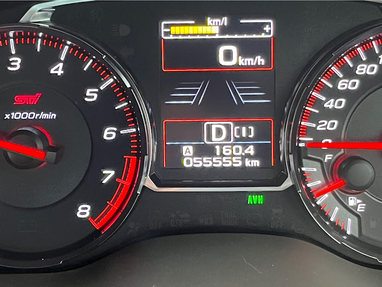 WRX S4のSTI sport・ゾロ目ゲット・７月もよろしくお願いいたしますに関するカスタム事例の投稿画像1枚目
