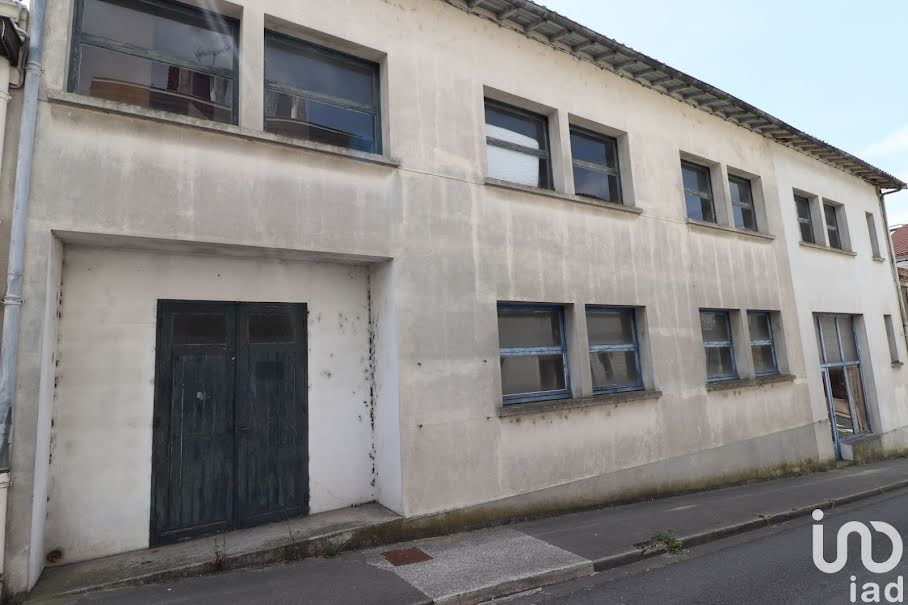 Vente maison 2 pièces 182 m² à Montguyon (17270), 98 000 €