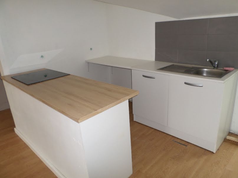 Location  appartement 2 pièces 46 m² à Laon (02000), 400 €