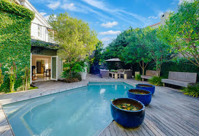 Maison avec piscine et jardin 10