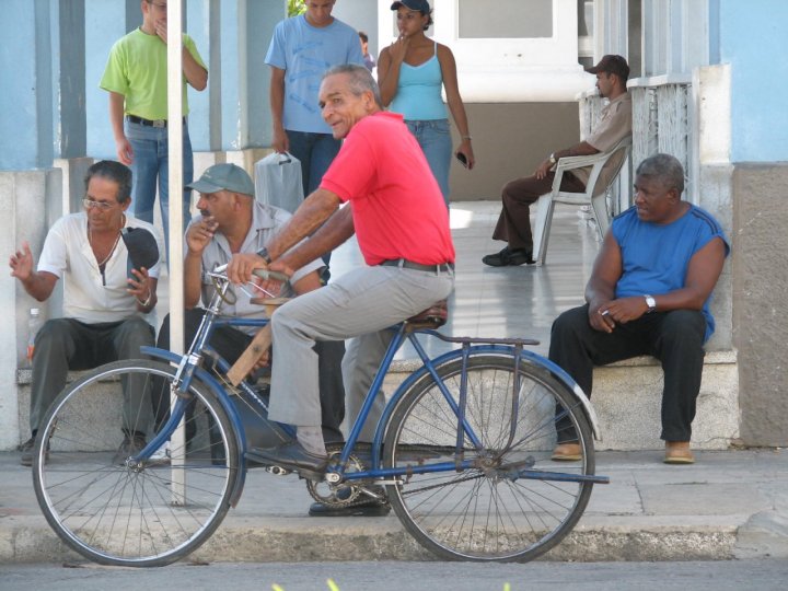 Bicicletta cubana di doglife