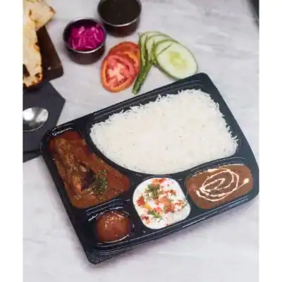 Chicken Curry Thali With Salad/Raita/Dessert