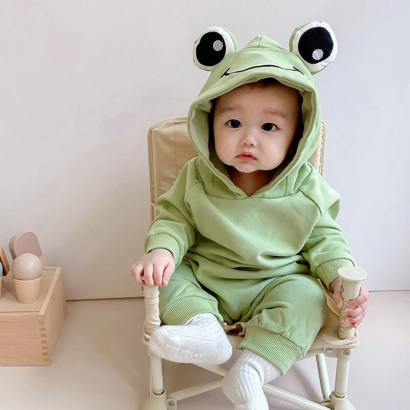 Barboteuse bébé printemps et automne à capuche, style western. Confortable, doux et stylé. Parfait pour les journées fraîches et look tendance.