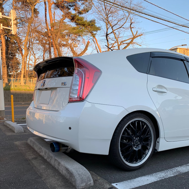 プリウスの車高調整・マフラーをさくっと紹介・ガラス交換に関するカスタム事例の投稿画像2枚目