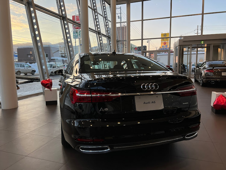 RS6 アバントのブラズマダイレクト・ランクル100・ミサノレッドパールエフェクトに関するカスタム事例の投稿画像8枚目