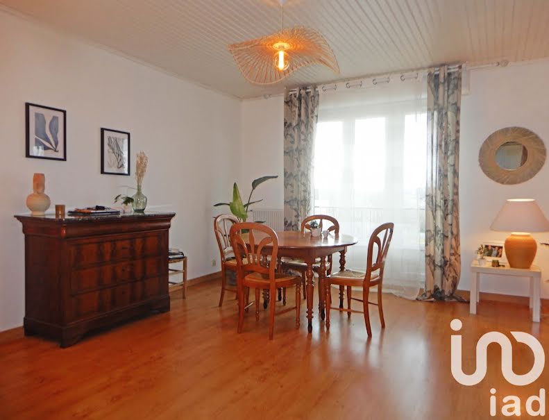 Location meublée appartement 4 pièces 85 m² à Blois (41000), 790 €