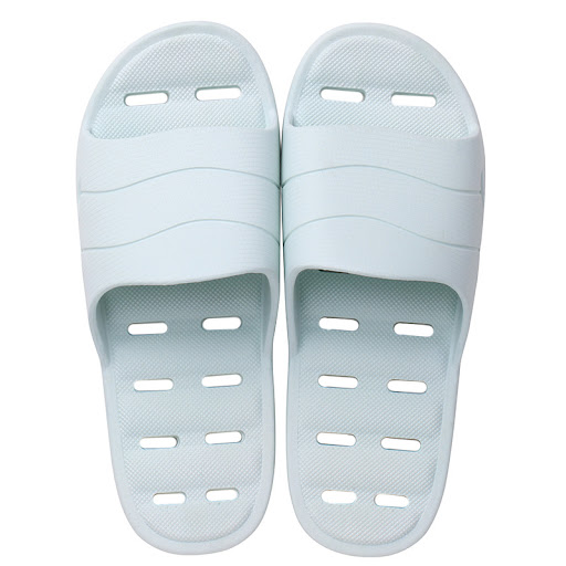Title 6, Thick, soft-bottomed, leak-proof household slip...