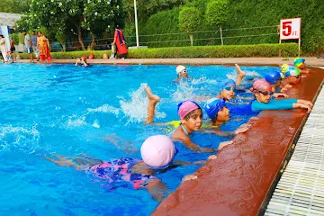 best-swimming-classes-delhi-coursecrown_image