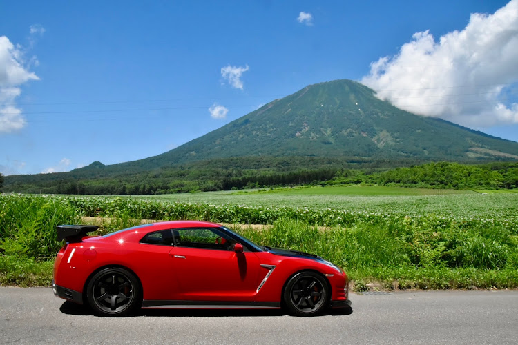 NISSAN GT-Rの京極町ふきだし公園・丘の上のレストランPomme・羊蹄山・夏っぽい・緑を求めてに関するカスタム事例の投稿画像68枚目