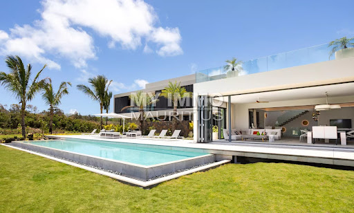 Villa avec piscine et terrasse 3