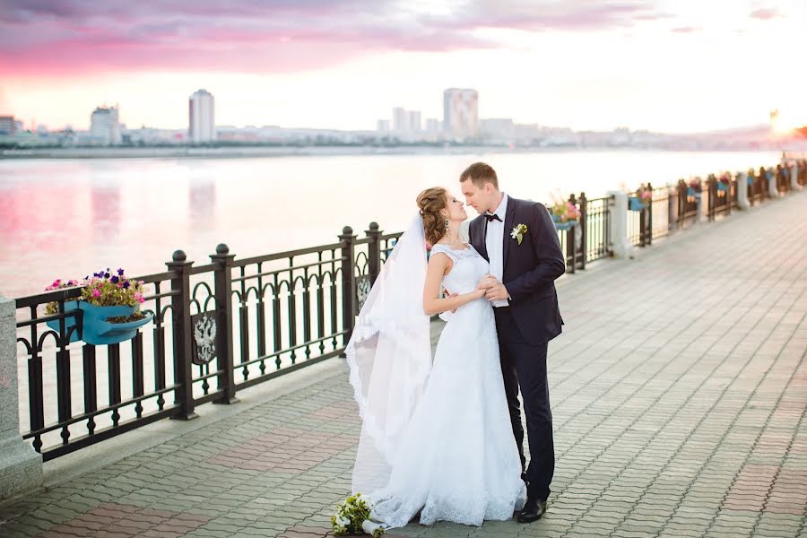婚礼摄影师Oksana Ladygina（oxanaladygina）。2015 9月17日的照片