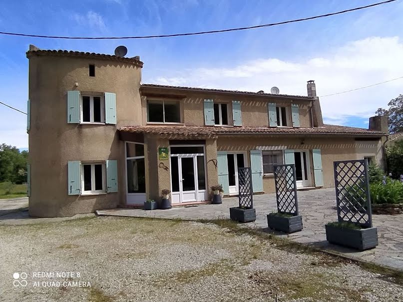 Vente propriété 18 pièces 311 m² à Valensole (04210), 580 000 €