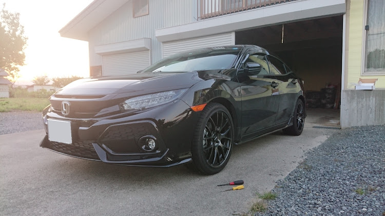 シビックのDIY・サイドマーカー交換・シビック FK7に関するカスタム事例の投稿画像1枚目