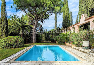 Seaside villa with pool and terrace 2