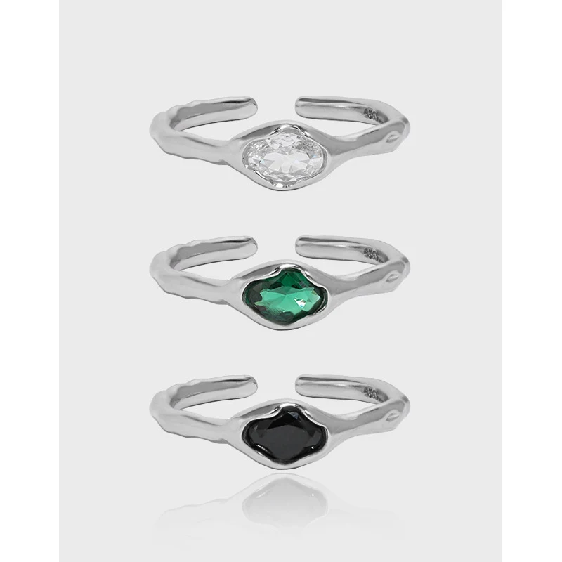 Minimalistische, veelzijdige Micro-Set Zirkonia Sterling Zilveren Ring. Draagbaar en elegant voor elke gelegenheid. Perfect!