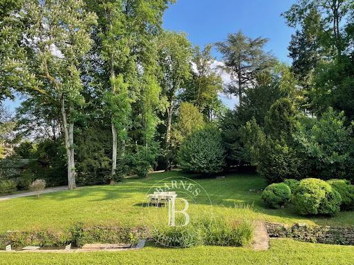 House with pool and garden 3