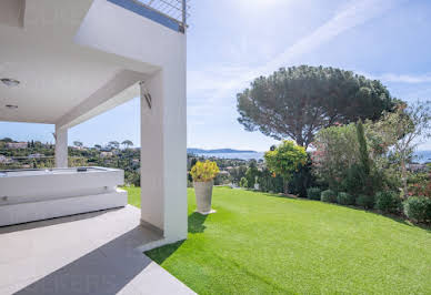 Maison avec piscine et terrasse 4