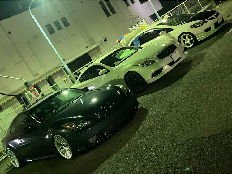スカイラインクーペの愛車の表情・洗車・黒棒・ファンビンビン・FD2に関するカスタム事例の投稿画像1枚目