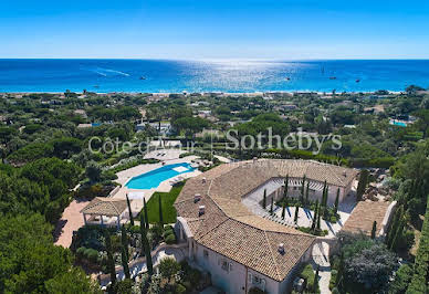 Seaside villa with pool and terrace 3