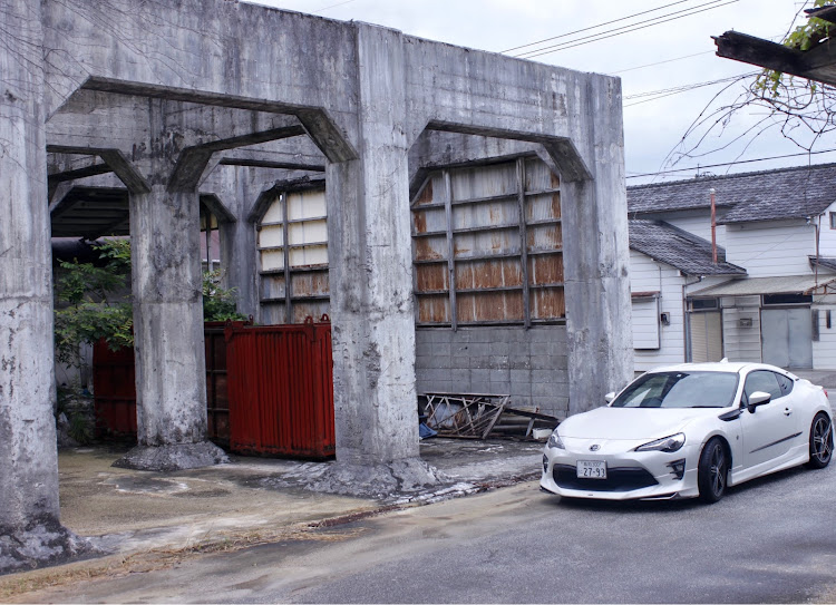 86の工場背景・86BRZオーナーさんと繋がりたい・スポーツカー好きな人と繋がりたい・一眼レフ練習中・高架下に関するカスタム事例の投稿画像4枚目