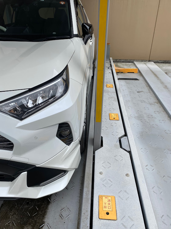 RAV4の駐車枠ぴったり選手権・MXAA54・rav4に関するカスタム事例の投稿画像3枚目