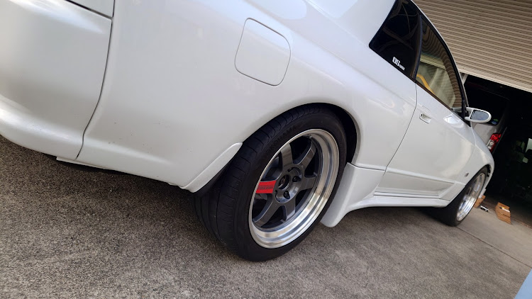 スカイライン GT-RのBNR32・追加メーター何つけてる？・タイヤローテーション・DIY・オオモリメーターに関するカスタム事例の投稿画像3枚目