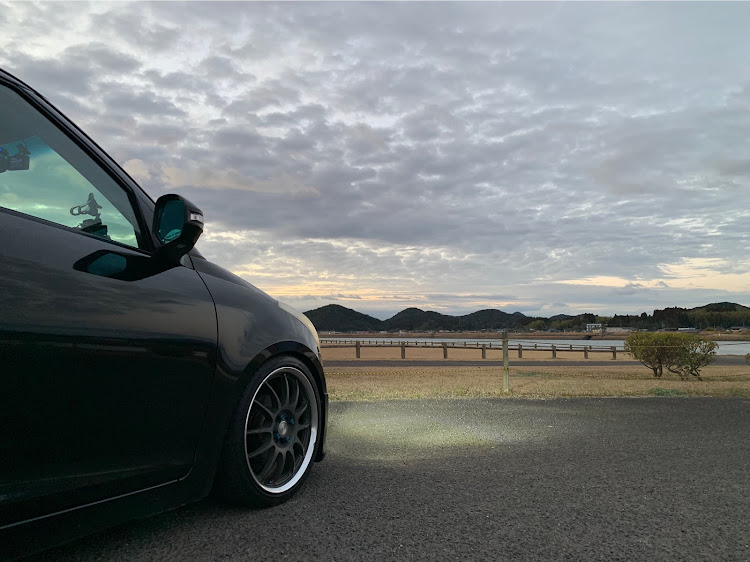 スイフトの夕焼け・公園駐車場・愛車と風景・綺麗なうちに・早く元の生活に戻りたいに関するカスタム事例の投稿画像3枚目