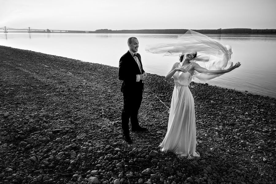 Wedding photographer Marius Marcoci (mariusmarcoci). Photo of 15 October 2018