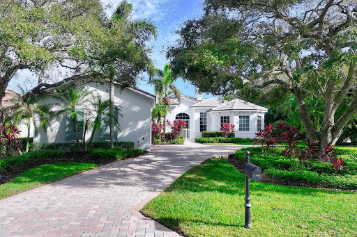 Maison avec piscine 1